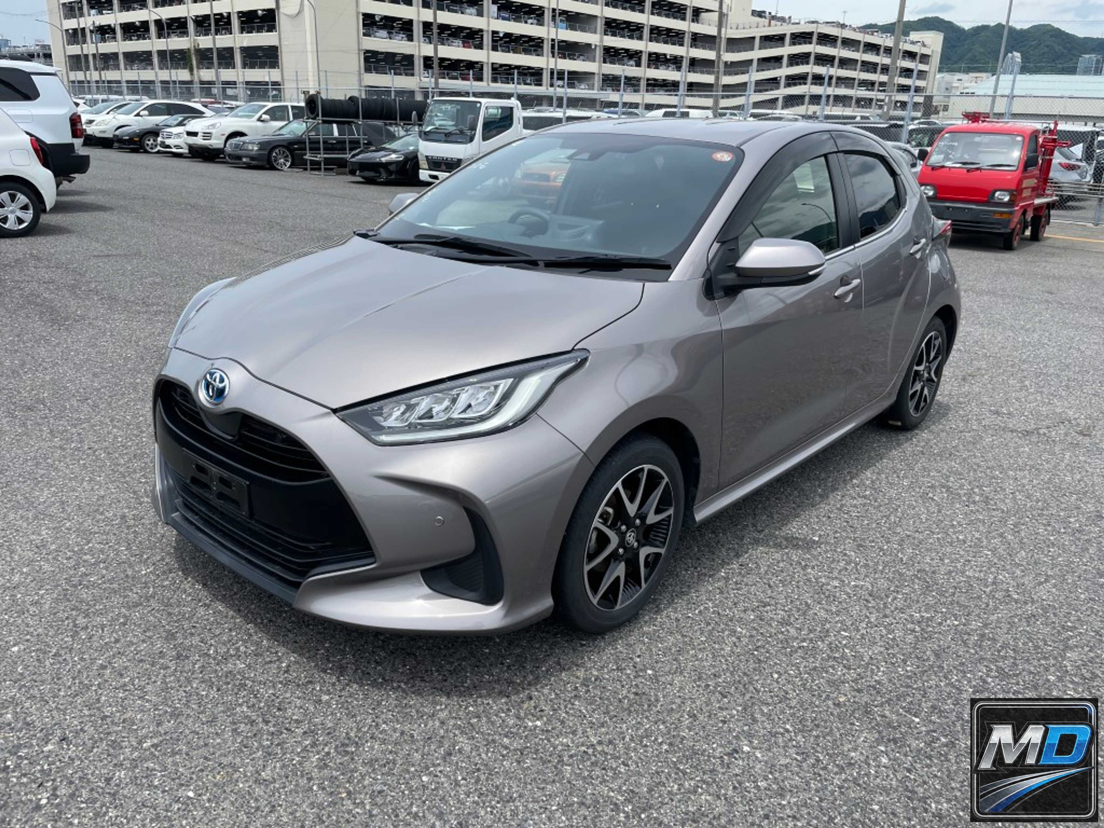 2022 TOYOTA YARIS HYBRID Z 1